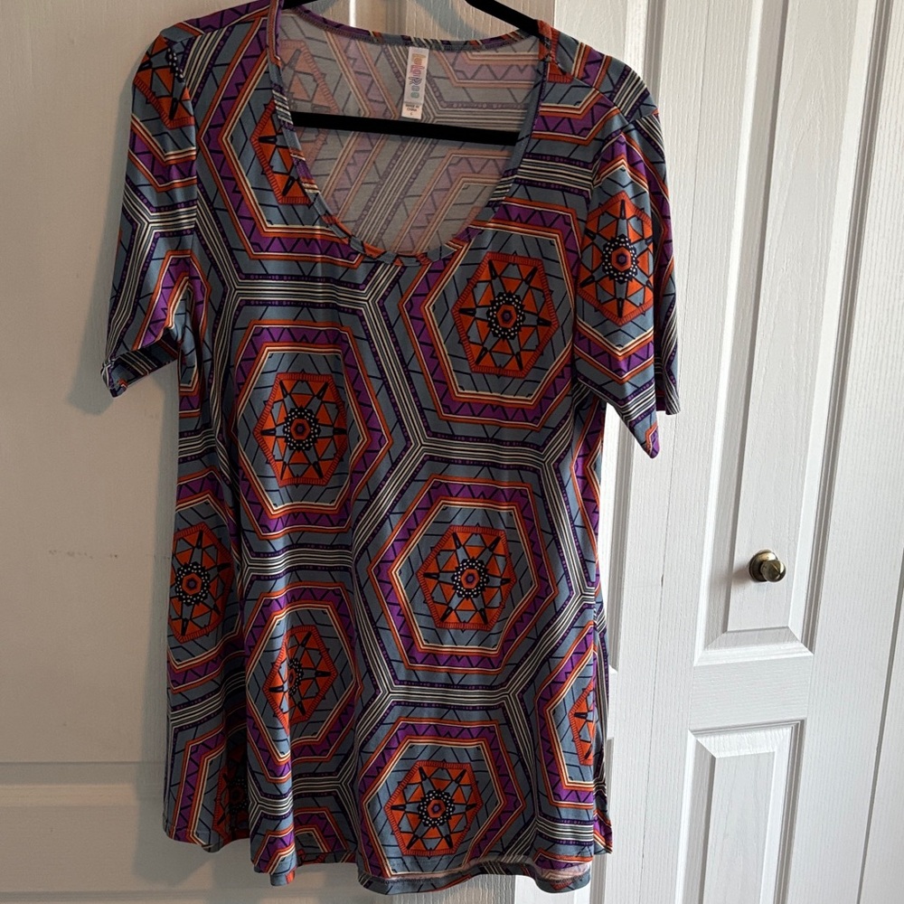 LuLaRoe Perfect T EUC Multicolor Geometric Short Sleeve Top